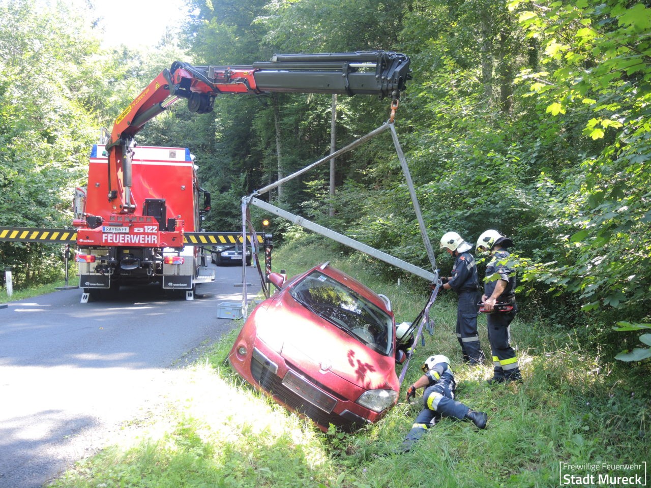 PKW Bergung Freiwillige Feuerwehr Der Stadt Mureck